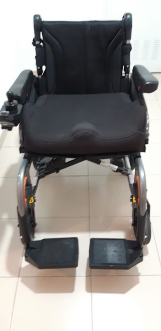 Silla de ruedas eléctrica marca KARMA
