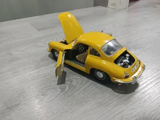 Coche Miniatura Porsche 356 1/18 Amarillo