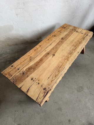 Mesa de madera rústica