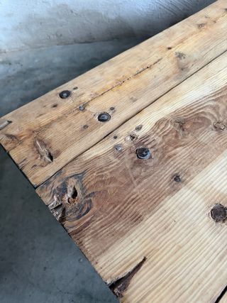 Mesa de madera rústica