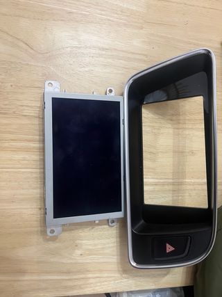 Pantalla y moldura Audi Q5 2016