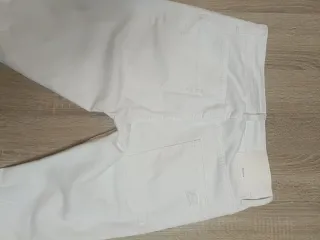 Pantalones blancos Bershka