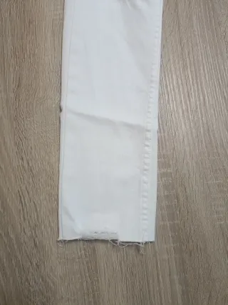 Pantalones blancos Bershka