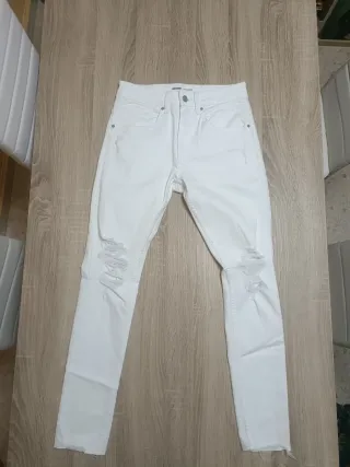 Pantalones blancos Bershka