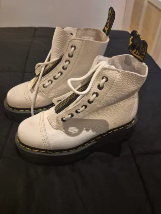 Dr. Martens Plataforma Blancas