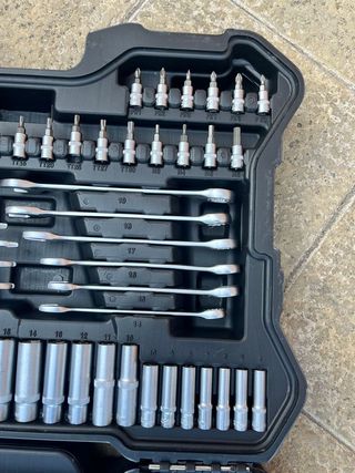 * Maletín de Herramientas 215 piezas NUEVO