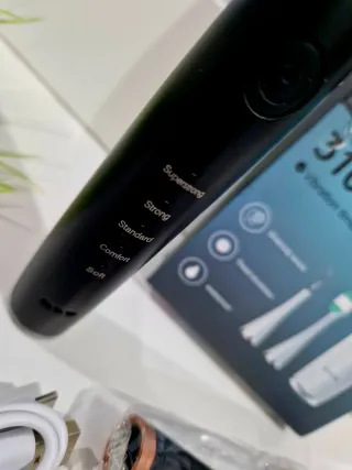 Limpador Elétrico de Dentes