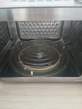 Microondas Kenwood con función horno
