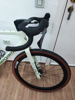 Bici Gravel MEGAMO SILK Full carbono. Talla L