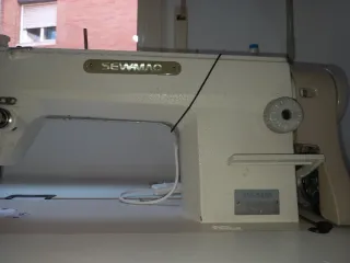 Máquina de coser industrial