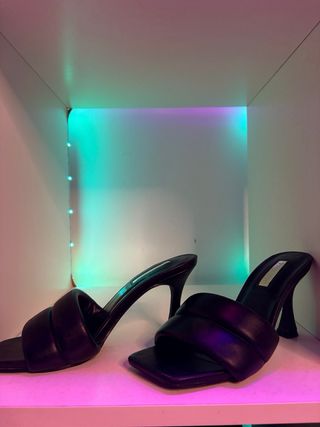 Tacones negros mujer