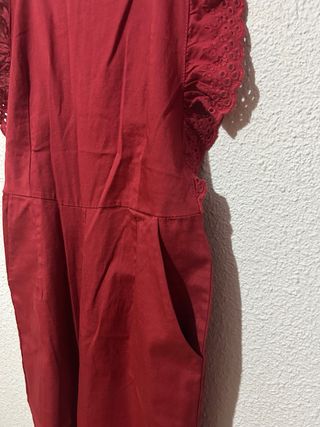 Mono rojo volantes burdeos talla S largo fiesta