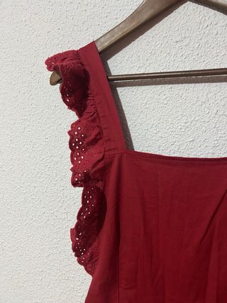 Mono rojo volantes burdeos talla S largo fiesta