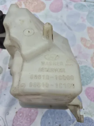 Deposito limpia parabrisas con motor