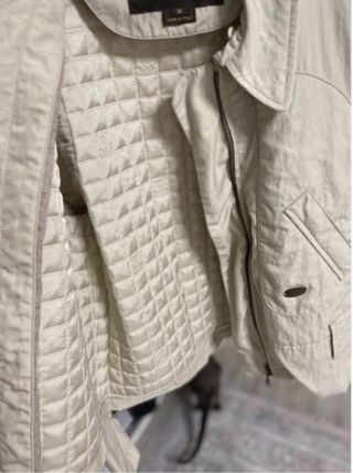 Chaqueta Louis Vuitton Beige con Cuello de Pelo