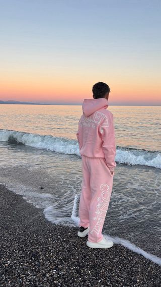 Conjunto chándal Corteiz rosa