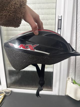 Casco de Bicicleta Negro con Rojo