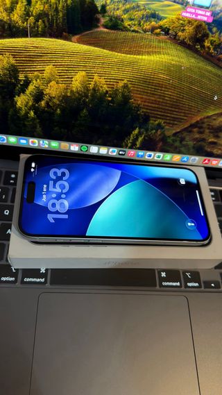 iPhone 15 Plus en excelente estado