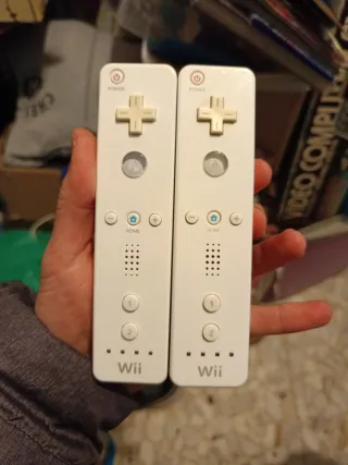 Nintendo Wii + 2 Mandos + Accesorios