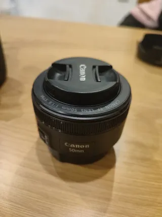 Cámara Canon EOS 1300D + 3 objetivos