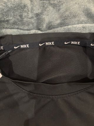 Camiseta Nike Térmica Negra