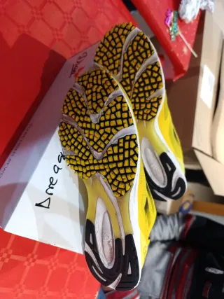 Zapatillas Adidas Hagio Competición Amarillas