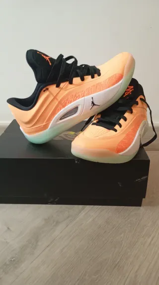 Zapatillas Baloncesto Jordan Zion 4 Naranja/Blanco