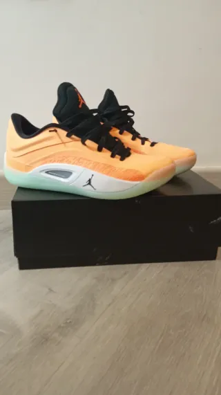 Zapatillas Baloncesto Jordan Zion 4 Naranja/Blanco