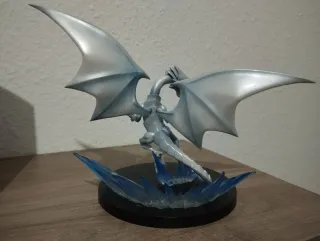 Figura Yu-Gi-Oh! Dragon Blanco Ojos Azules