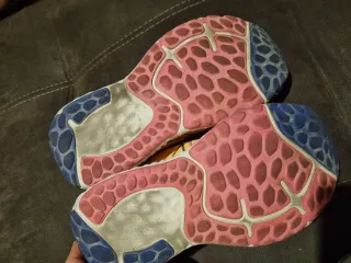 Zapatillas New Balance Amarillas y Rosas