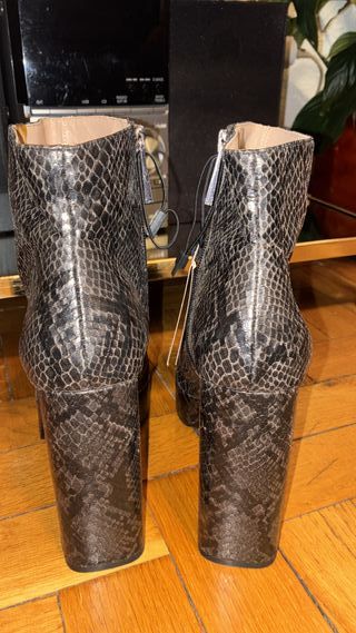 Botas Zara Talla 40 Piel Serpiente
