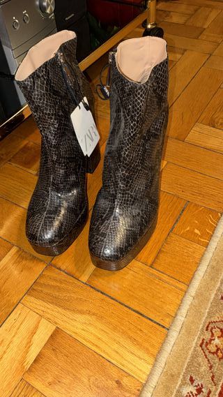 Botas Zara Talla 40 Piel Serpiente