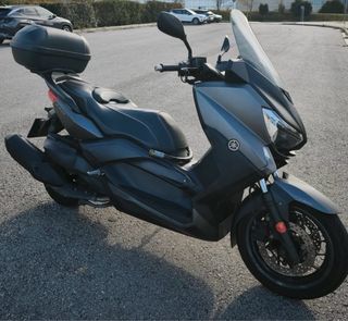Yamaha XMAX 400
