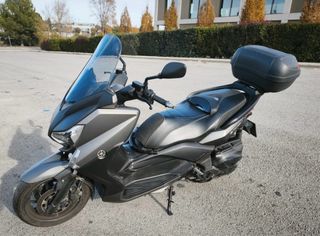 Yamaha XMAX 400