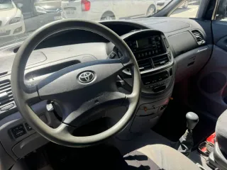 Toyota Previa 2004