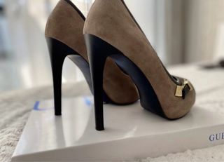 Zapatos de tacón Guess Peep Toe Marrones