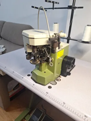 Remalladora Rimoldi Máquina de Coser