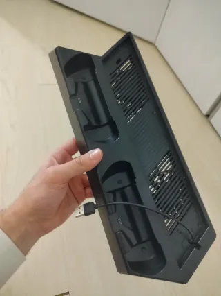 Stazione ricarica PS4 con ventola