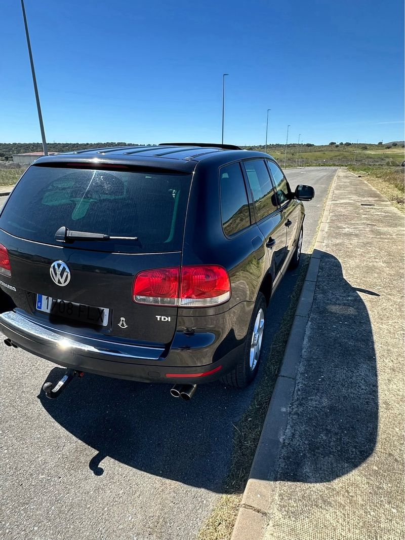 Volkswagen Touareg - foto 1
