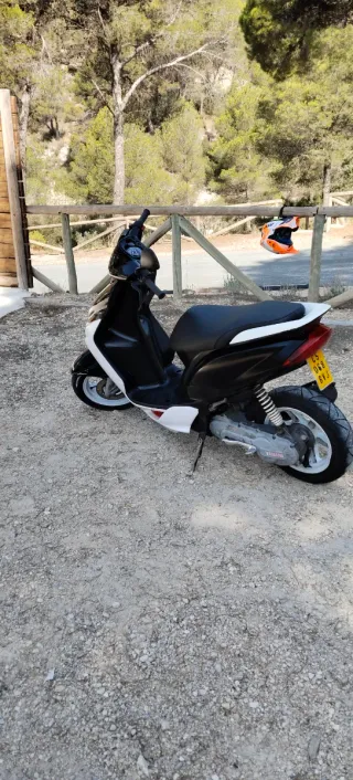 Yamaha Jog RR Scooter