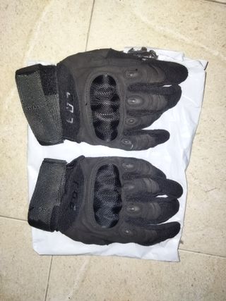 Guantes de protección negros