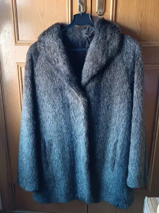 Abrigo Piel Sintética Marrón y Gris