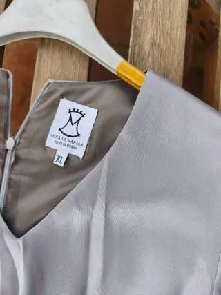 Vestido plateado Mira la Marela