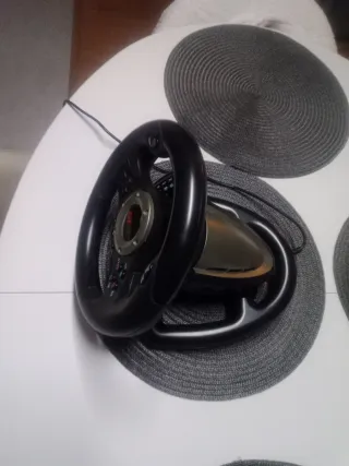 Volante Jinshu GTR con pedales