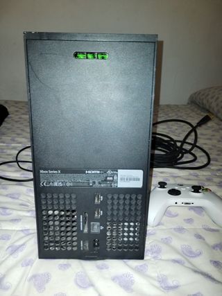 Xbox Series X en perfecto estado + mando blanco