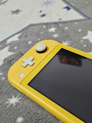 Nintendo Switch Lite Amarilla