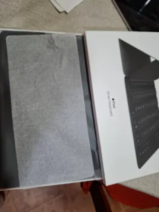 Magic Keyboard iPad 9ª Gen MX3L2Y/A