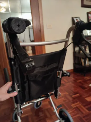 Silla ortopédica de ruedas para casa, tránsito.