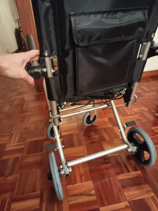 Silla ortopédica de ruedas para casa, tránsito.