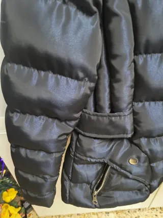 Cazadora Etiem Negra con Capucha y Pelo